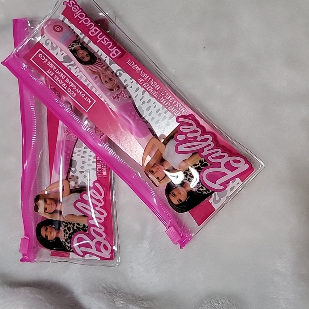 Barbie 2 toothbrush with cap with a bag